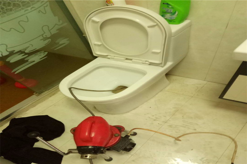 青冈如何疏通马桶 疏通马桶多少钱